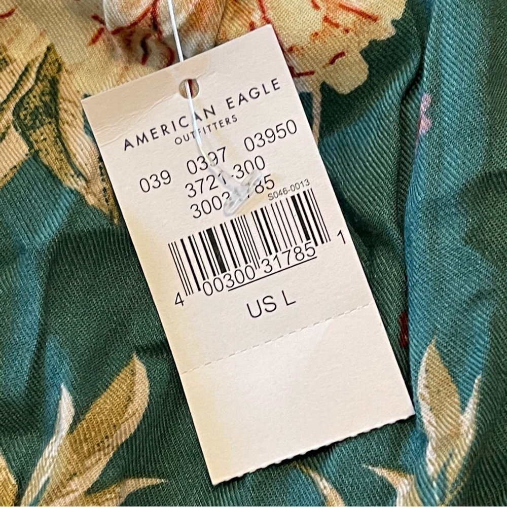 [PRICE FIRM] American Eagle Outfitters Green Floral Romper, Size L - Picture 9 of 10
